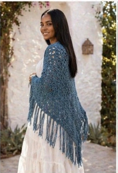 Chal Bohemio Crochet Azul con Flecos – Hecho a Mano Estilo Ibiza