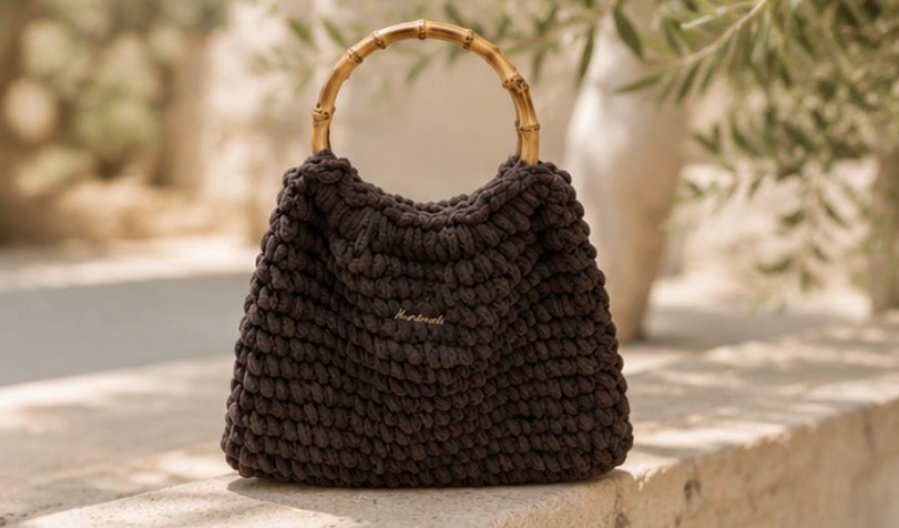 Bolso Artesanal de Terciopelo con Asas de Bambú – Handmade Ibiza
