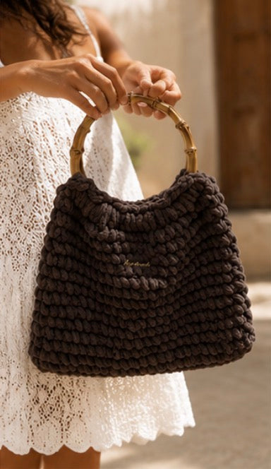 Bolso Artesanal de Terciopelo con Asas de Bambú – Handmade Ibiza