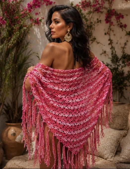 Chal Triangular de Crochet Rosa con Flecos | Hecho a Mano | Ibiza Moda TS