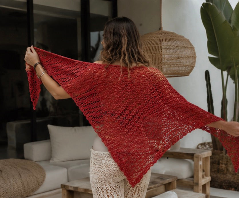 Chal Boho de Ganchillo Rojo Metalizado – Hecho a Mano