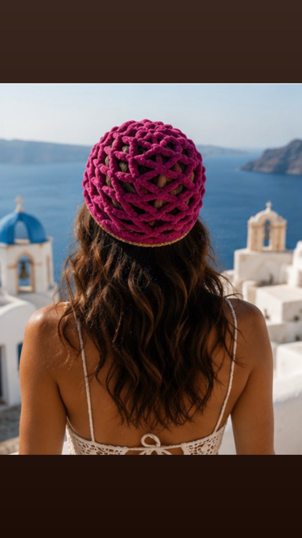 Gorro de Crochet Fucsia Artesanal | Estilo Boho Chic para Mujer