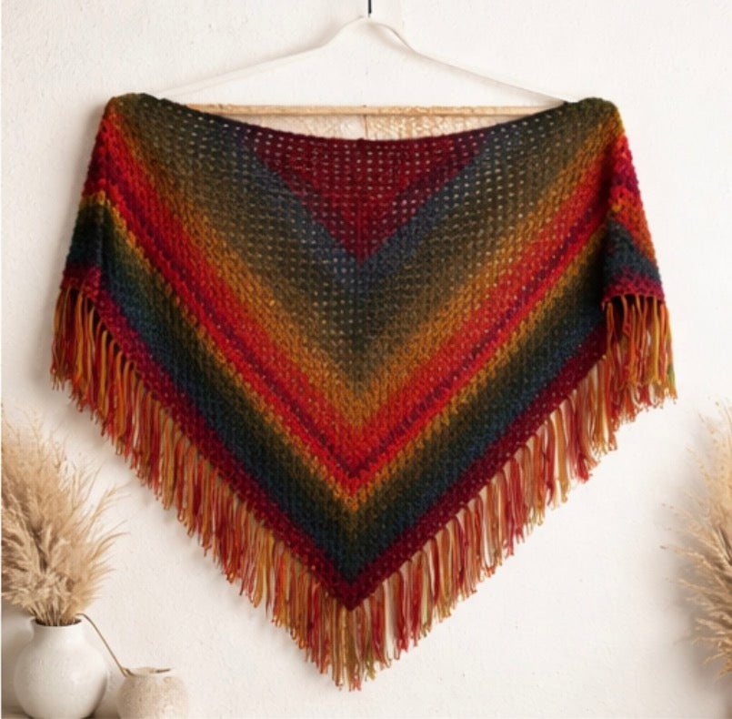 Chal Boho de Crochet con Flecos – Pañuelo Triangular Multicolor Otoño – Bufanda Artesanal Hecha a Mano