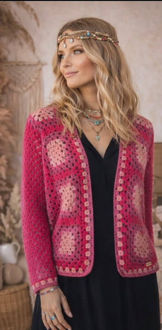 Chaqueta Crochet Rosa Estilo Boho – Cárdigan Hippie Hecho a Mano – Granny Square Vintage – Chaqueta Mujer Otoño Primavera