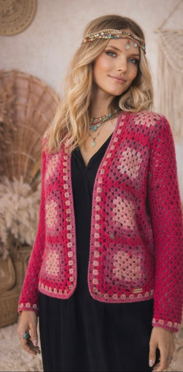 Chaqueta Crochet Rosa Estilo Boho – Cárdigan Hippie Hecho a Mano – Granny Square Vintage – Chaqueta Mujer Otoño Primavera