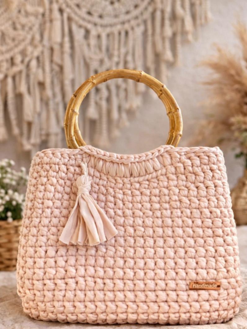 Bolso Crochet Boho Chic con Asa de Bambú – Ibiza Style