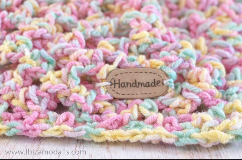 Manta Handmade Multicolor Pastel – Tejida a Mano | Edición Ibiza Moda by TS