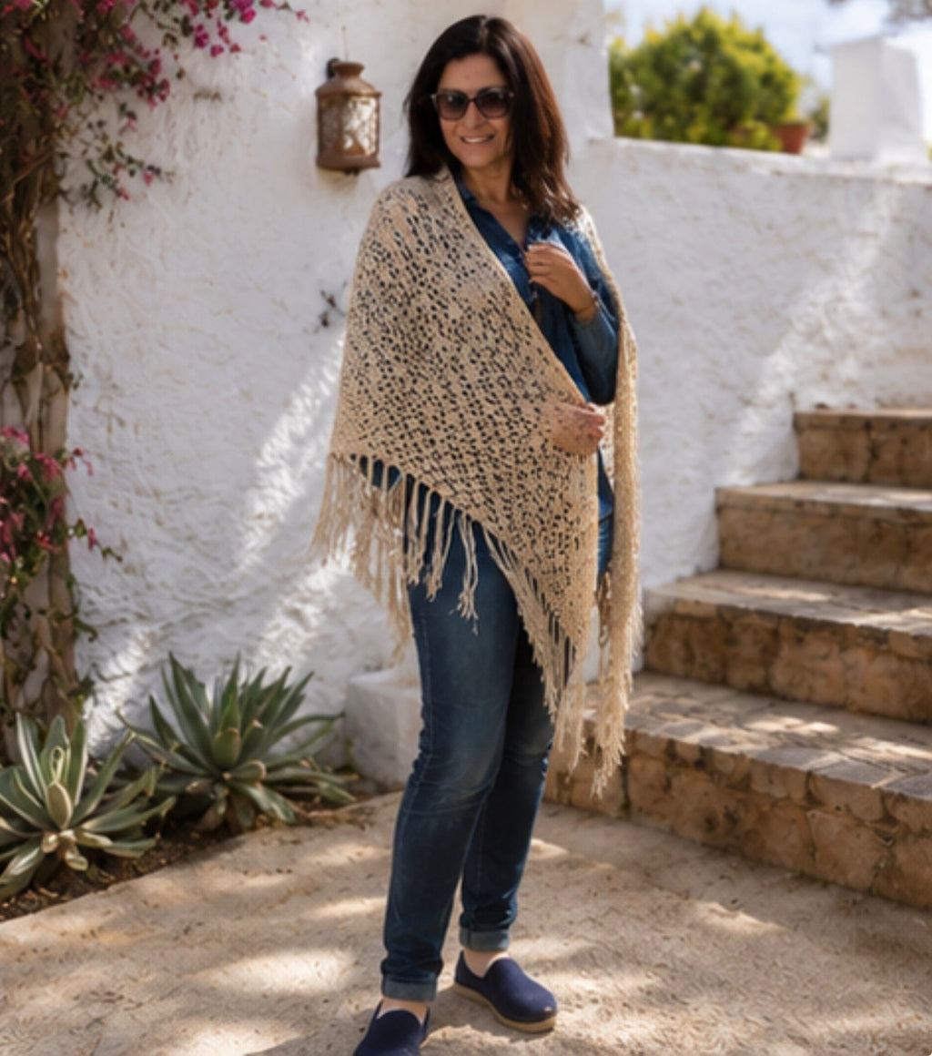 Chal Boho Blanco con Borde Dorado Artesanal | Estilo Hippie Chic