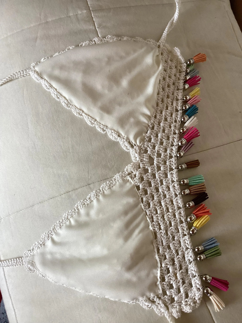 Top de crochet blanco con flecos • Top boho artesanal verano y playa • Crochet fringe top ligero hecho a mano