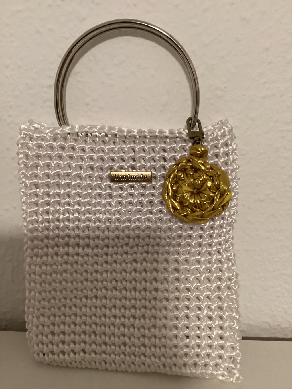 Handmade Crochet Mini Bag with Metal Ring Handle – Elegant & Minimalist Design // Bolso Mini de Ganchillo Hecho a Mano con Asa Metálica