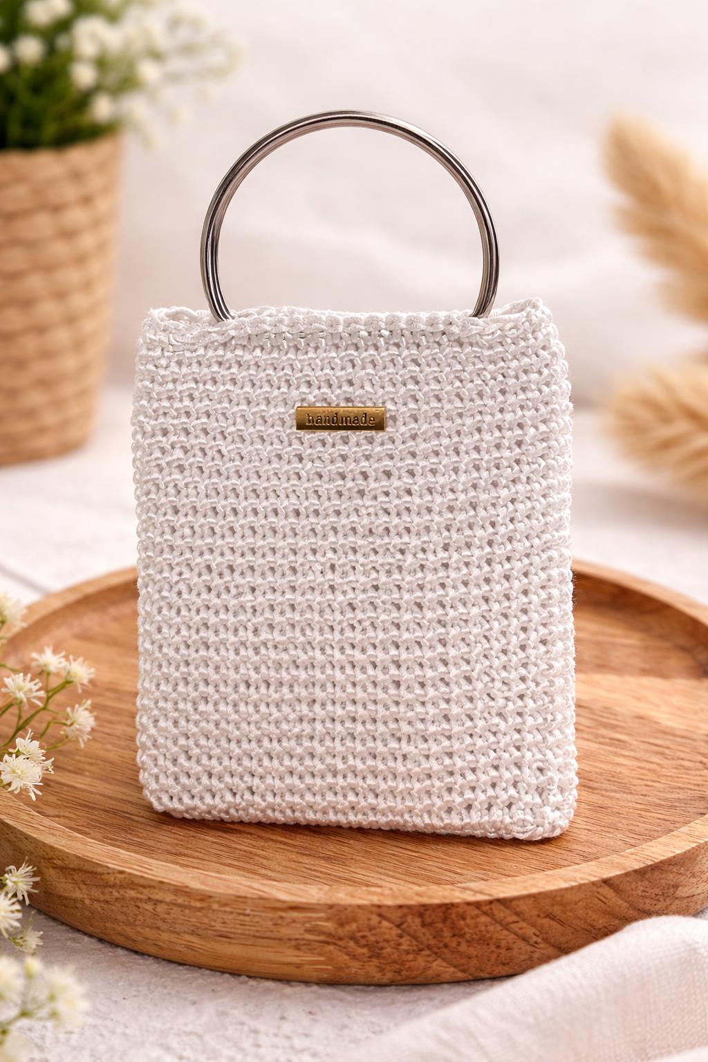 Handmade Crochet Mini Bag with Metal Ring Handle – Elegant & Minimalist Design // Bolso Mini de Ganchillo Hecho a Mano con Asa Metálica