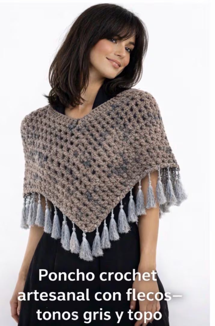 Poncho crochet artesanal gris y topo con flecos | Chal boho hecho a mano | Moda otoño invierno mujer