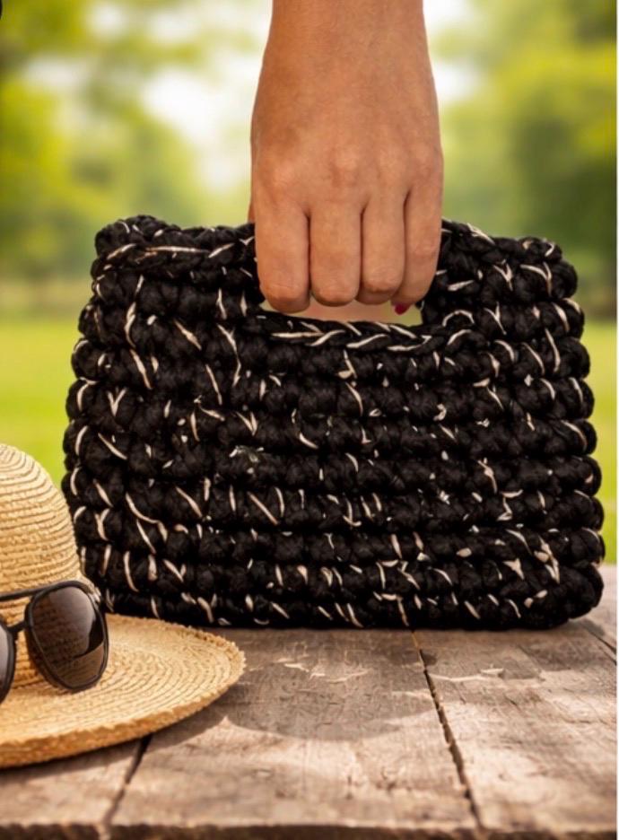 Bolso de Fiesta Tejido a Mano – Clutch Negro Artesanal para Evento y Cóctel