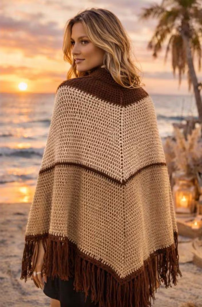 Poncho Boho Lana Beige y Marrón con Flecos | Capa Crochet Mujer | Estilo Hippie Chic Invierno | Moda Ibiza Otoño