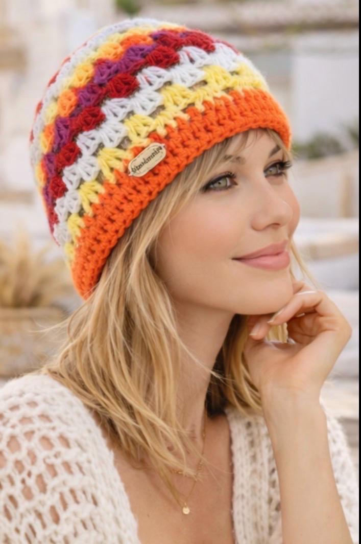 Gorro Crochet Granny Square Amarillo – Beanie Tejido a Mano Mujer – Gorro Boho Invierno – Sombrero Artesanal Colorido